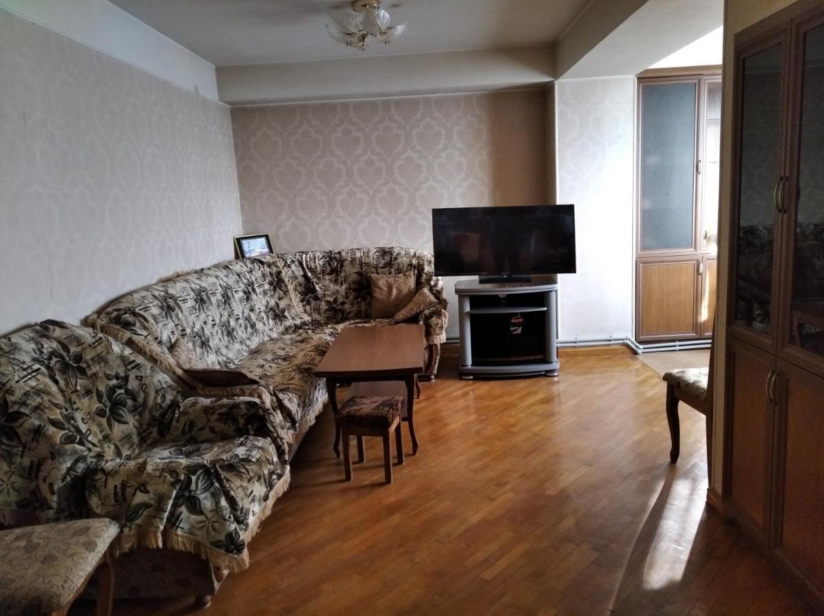 3 Room Apartment In Small Center Of Jerevan Eksteriør bilde