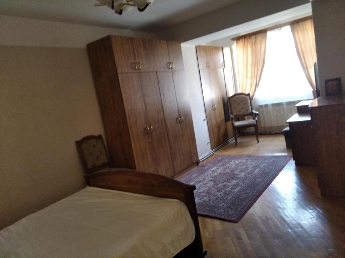 3 Room Apartment In Small Center Of Jerevan Eksteriør bilde