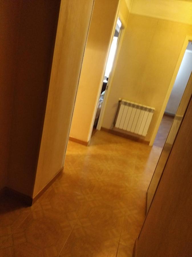 3 Room Apartment In Small Center Of Jerevan Eksteriør bilde