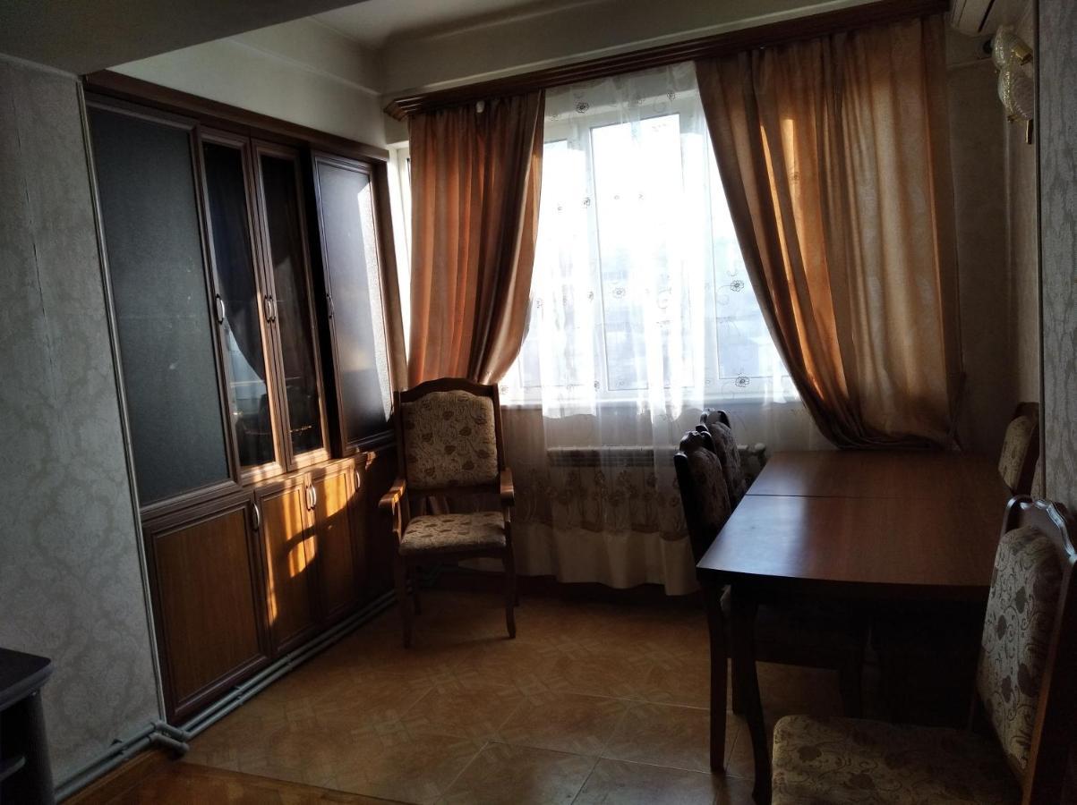 3 Room Apartment In Small Center Of Jerevan Eksteriør bilde